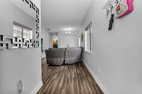 1381 W 30th Street Hialeah FL 33012