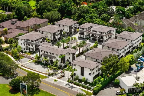 7498 SW 100th Street Pinecrest FL 33156