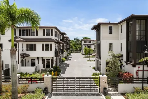 7498 SW 100th Street Pinecrest FL 33156