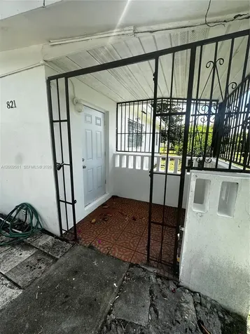 821 SW 2nd Street Florida City FL 33034