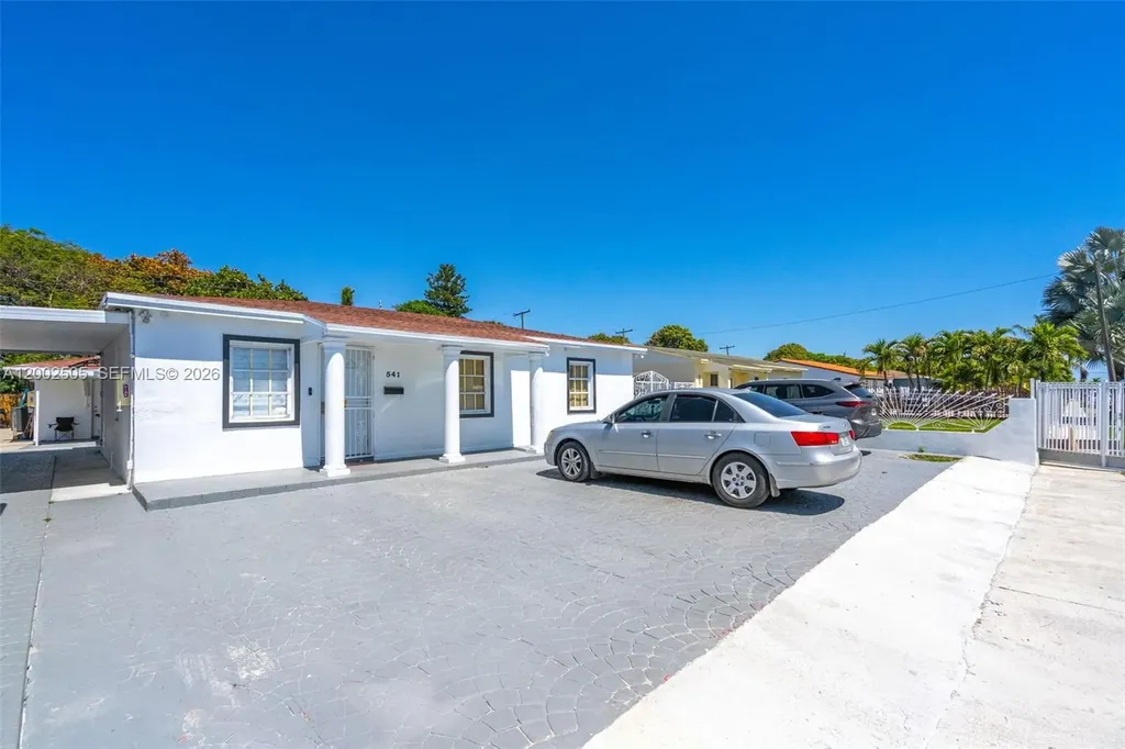 541 E 38th Street Hialeah FL 33013