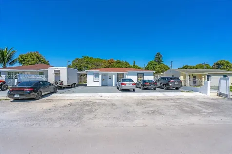 541 E 38th Street Hialeah FL 33013