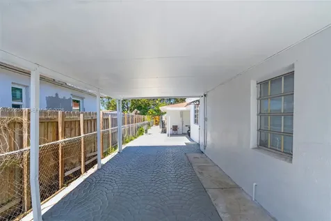 541 E 38th Street Hialeah FL 33013