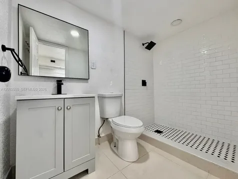 541 E 38th Street Hialeah FL 33013