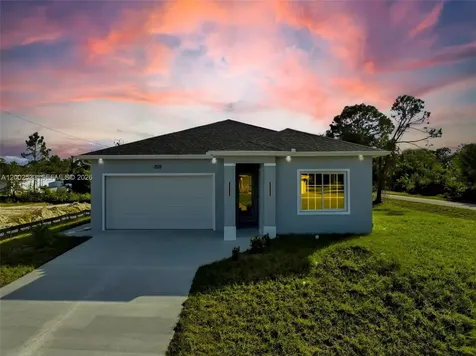 325 Lloyd Avenue S Lehigh Acres FL 33974