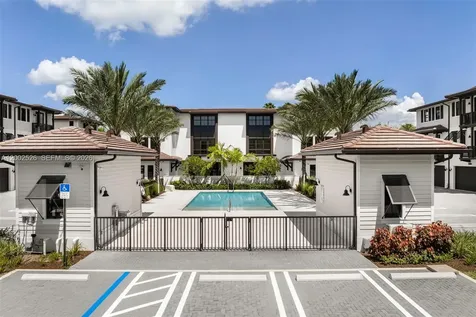 7496 SW 100th Street Pinecrest FL 33156