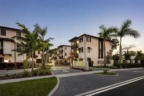 7496 SW 100th Street Pinecrest FL 33156
