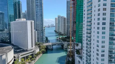 31 SE 5th Street Miami FL 33131