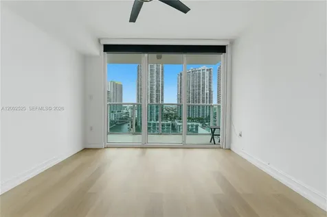 31 SE 5th Street Miami FL 33131