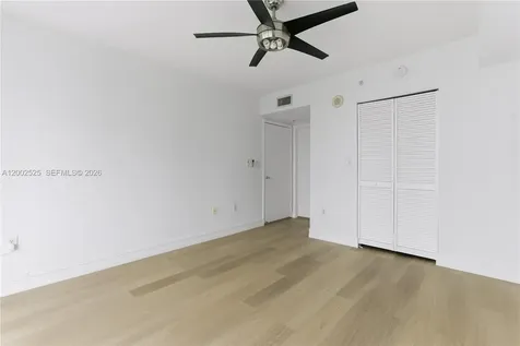 31 SE 5th Street Miami FL 33131