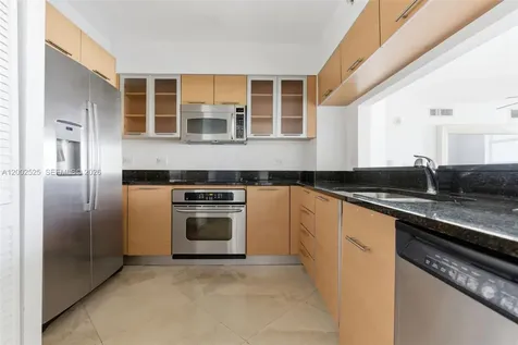 31 SE 5th Street Miami FL 33131