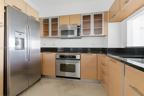 31 SE 5th Street Miami FL 33131