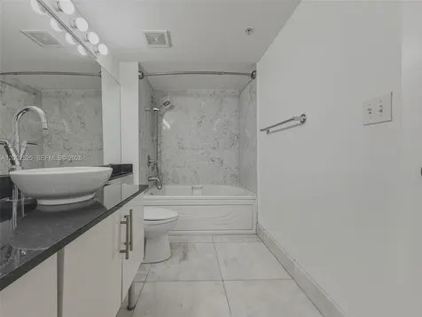 31 SE 5th Street Miami FL 33131