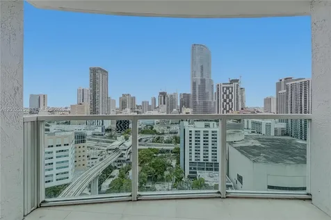 31 SE 5th Street Miami FL 33131