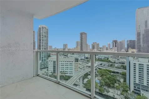 31 SE 5th Street Miami FL 33131