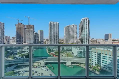 31 SE 5th Street Miami FL 33131