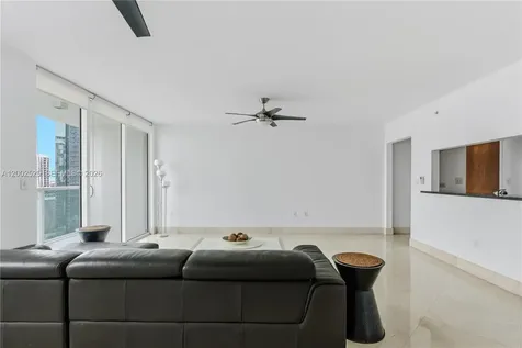 31 SE 5th Street Miami FL 33131