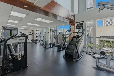 31 SE 5th Street Miami FL 33131