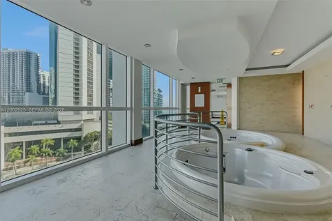 31 SE 5th Street Miami FL 33131