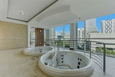 31 SE 5th Street Miami FL 33131
