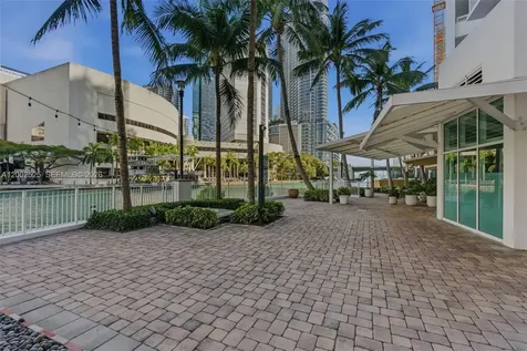 31 SE 5th Street Miami FL 33131