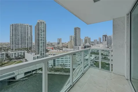 31 SE 5th Street Miami FL 33131