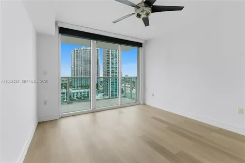 31 SE 5th Street Miami FL 33131