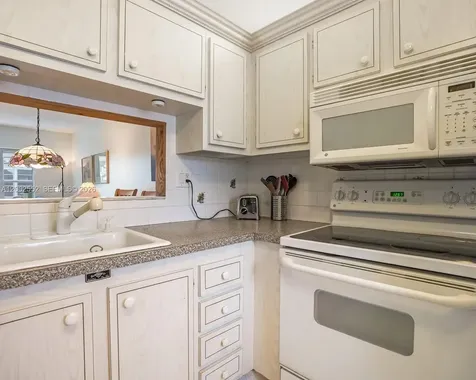4806 NW 36th Street Lauderdale Lakes FL 33319