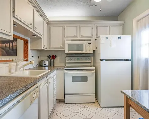 4806 NW 36th Street Lauderdale Lakes FL 33319