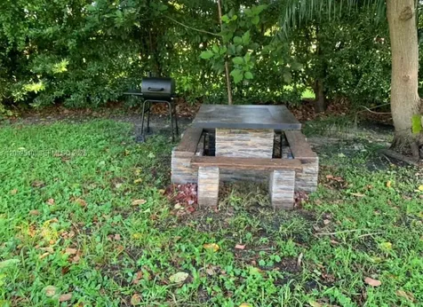 4619 SW 10th Street Miami FL 33134