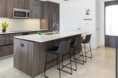 68 SE 6th Street Miami FL 33131
