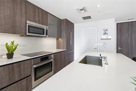 68 SE 6th Street Miami FL 33131