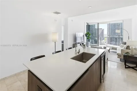 68 SE 6th Street Miami FL 33131