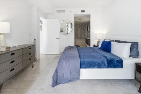 68 SE 6th Street Miami FL 33131