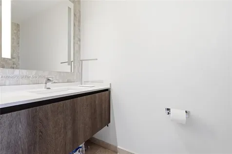 68 SE 6th Street Miami FL 33131
