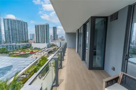 68 SE 6th Street Miami FL 33131