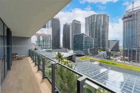 68 SE 6th Street Miami FL 33131