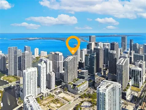 68 SE 6th Street Miami FL 33131