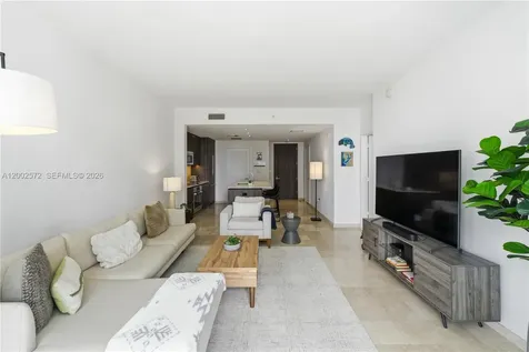 68 SE 6th Street Miami FL 33131