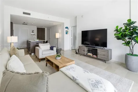68 SE 6th Street Miami FL 33131