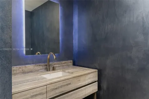 18975 Collins Avenue Sunny Isles Beach FL 33160