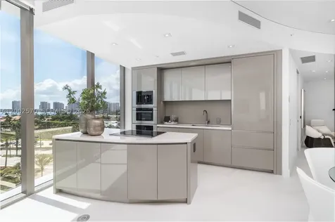 18975 Collins Avenue Sunny Isles Beach FL 33160
