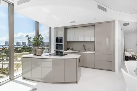 18975 Collins Avenue Sunny Isles Beach FL 33160