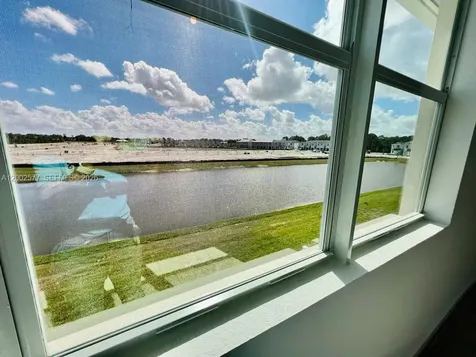 212 SE Woodbark Street Port St. Lucie FL 34984