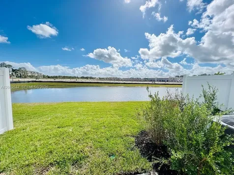 212 SE Woodbark Street Port St. Lucie FL 34984