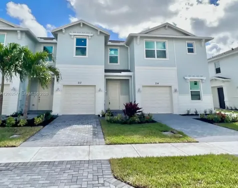 212 SE Woodbark Street Port St. Lucie FL 34984