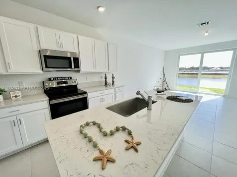 212 SE Woodbark Street Port St. Lucie FL 34984
