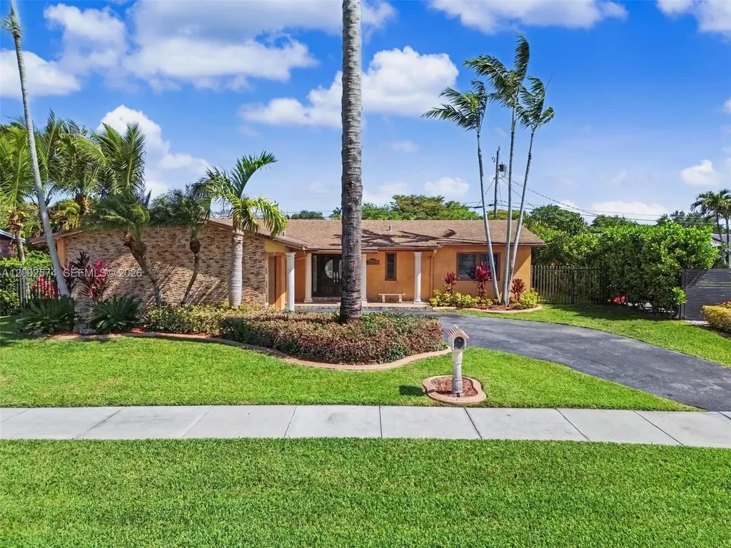 9837 SW 194th Street Cutler Bay FL 33157