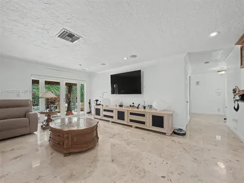 9837 SW 194th Street Cutler Bay FL 33157