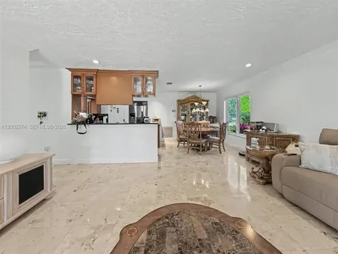 9837 SW 194th Street Cutler Bay FL 33157
